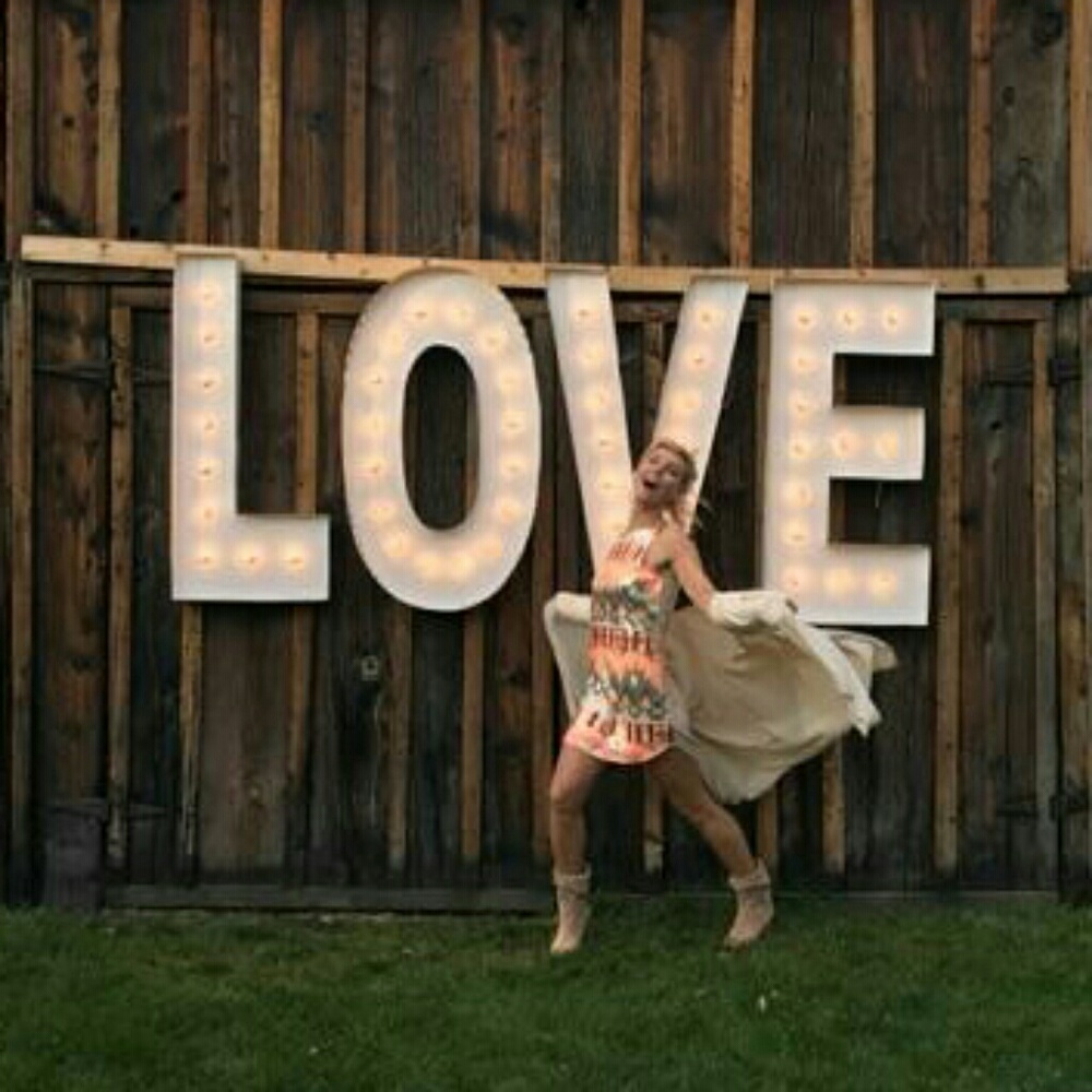 Hi my name is Summer and I am EvelynWolfeVintage